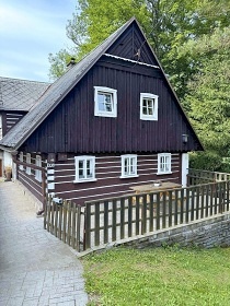 Roubenka a vinn� sklep - Adr�pa�sko-Teplick� sk�ly