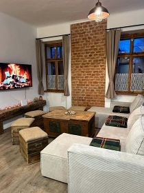 Wellness chalupa s baz�nem - hrad Lan�perk