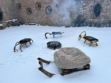 Wellness chalupa s baz�nem - hrad Lan�perk