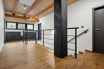 Wellness chalupa a vnit�n� baz�n - park Oslava