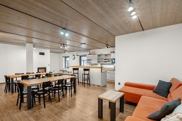 Wellness chalupa a vnit�n� baz�n - park Oslava