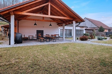 Wellness chalupa a vnit�n� baz�n - park Oslava