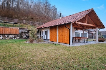 Wellness chalupa a vnit�n� baz�n - park Oslava