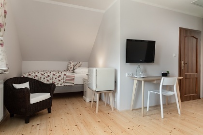 Chalupa s baz�nem - Venkovsk� usedlost Hlu��nsko