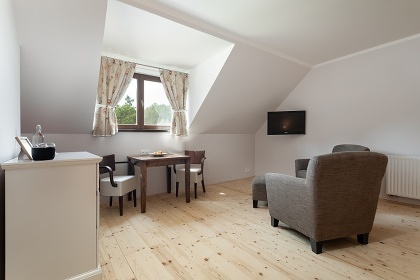 Chalupa s baz�nem - Venkovsk� usedlost Hlu��nsko