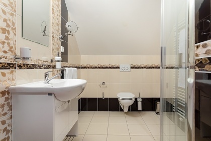 Chalupa s baz�nem - Venkovsk� usedlost Hlu��nsko