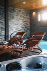 Wellness chata a baz�n - z�mek Konopi�t� - Blan�k