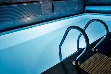 Wellness chata a baz�n - z�mek Konopi�t� - Blan�k