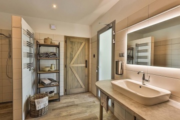 Luxusn� chata - vnit�n� baz�n - Babi��ino �dol�