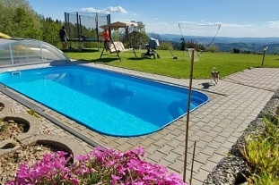 Chalupa s baz�nem - vrch �al� - Benecko - Krkono�e