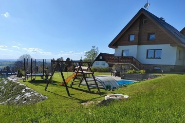 Chalupa s baz�nem - vrch �al� - Vrchlab� - Krkono�e