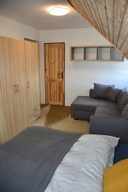 Chalupa s baz�nem - vrch �al� - Benecko - Krkono�e