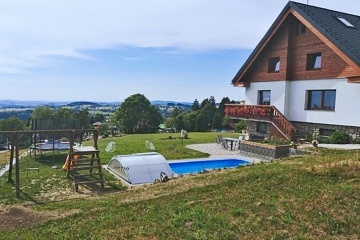 Chalupa s baz�nem - vrch �al� - Vrchlab� - Krkono�e