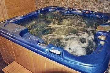 Roubenn� chalupa wellness a baz�n - �ern� hora