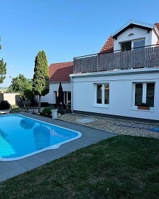 Rekrea�n� d�m s baz�nem - Mikulov - P�lava