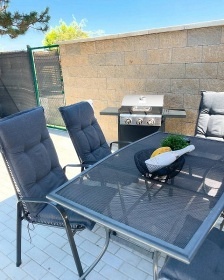 Rekrea�n� d�m s baz�nem - Mikulov - P�lava