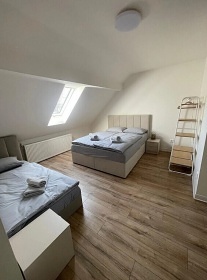 Rekrea�n� d�m s baz�nem - Mikulov - P�lava