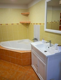 Rekrea�n� d�m s baz�nem - Mikulov - P�lava