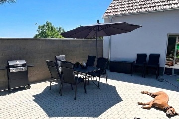 Rekrea�n� d�m s baz�nem - Mikulov - P�lava