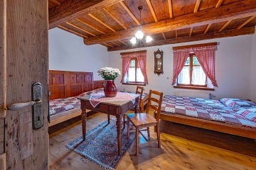 Chalupa s kachlov�mi kamny - Doln� Morava - Kr�l�ky