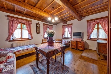 Chalupa s kachlov�mi kamny - Doln� Morava - Kr�l�ky