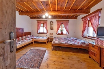 Chalupa s kachlov�mi kamny - Doln� Morava - Kr�l�ky