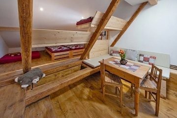 Chalupa s kachlov�mi kamny - Doln� Morava - Kr�l�ky