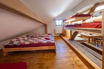 Chalupa s kachlov�mi kamny - Doln� Morava - Kr�l�ky