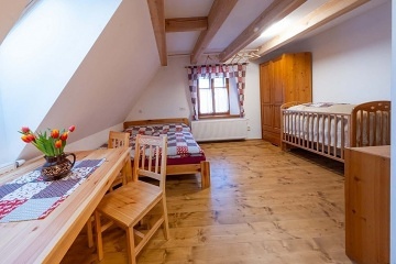 Chalupa s kachlov�mi kamny - Doln� Morava - Kr�l�ky