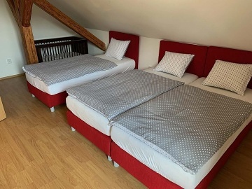 Velk� chalupa Zvi�ina - apartm�ny a vnit�n� baz�n