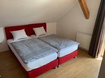 Velk� chalupa Zvi�ina - apartm�ny a vnit�n� baz�n