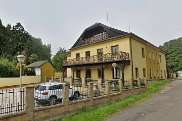 Velk� chalupa Zvi�ina - apartm�ny a vnit�n� baz�n