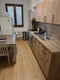 Wellness Rekrea�n� d�m a baz�n - Mirakulum