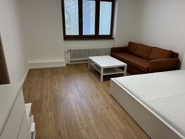 Wellness Rekrea�n� d�m a baz�n - Mirakulum