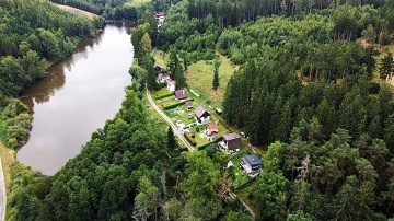 Chata se saunou u lesa - Hracholusk� p�ehrada