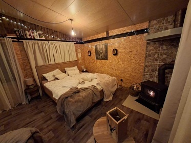 Glamping chata a koupac� sud - vodn� z�mek Blatn�