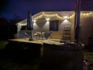 Glamping chata a koupac� sud - vodn� z�mek Blatn�