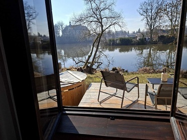 Glamping chata a koupac� sud - vodn� z�mek Blatn�