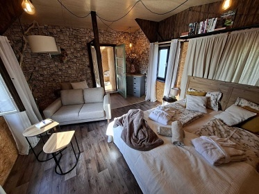 Glamping chata a koupac� sud - vodn� z�mek Blatn�