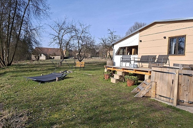 Glamping chata a koupac� sud - vodn� z�mek Blatn�