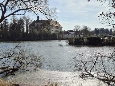 Glamping chata a koupac� sud - vodn� z�mek Blatn�