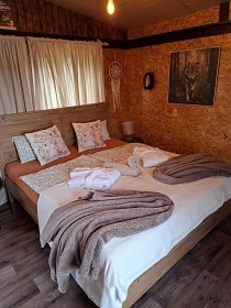 Glamping chata a koupac� sud - vodn� z�mek Blatn�