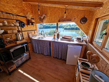 Glamping chata a koupac� sud - vodn� z�mek Blatn�