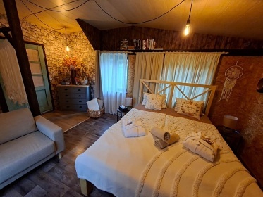 Glamping chata a koupac� sud - vodn� z�mek Blatn�