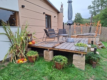 Glamping chata a koupac� sud - vodn� z�mek Blatn�