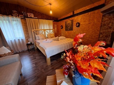 Glamping chata a koupac� sud - vodn� z�mek Blatn�