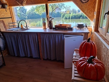 Glamping chata a koupac� sud - vodn� z�mek Blatn�