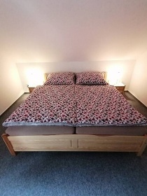 Chalupa u p�ehrady Rozko� - CHKO Broumovsko