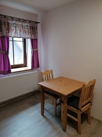 Chalupa u p�ehrady Rozko� - CHKO Broumovsko