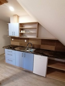 Chalupa u p�ehrady Rozko� - CHKO Broumovsko